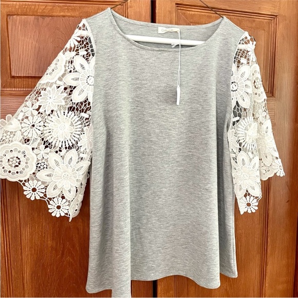 Bundle of 5 tops Size S - Picture 2 of 16